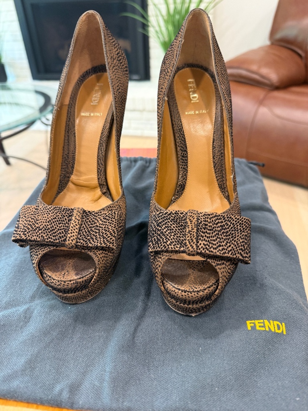 FENDI Bow Peep Toe Platform Pumps Camel Black Suede 39.5 Italy